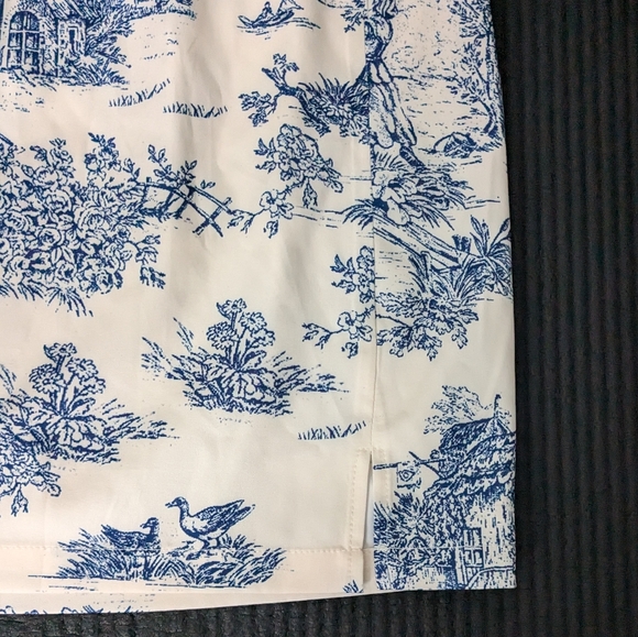 Cute set: printed body suit and matching mini skirt - Picture 15 of 16